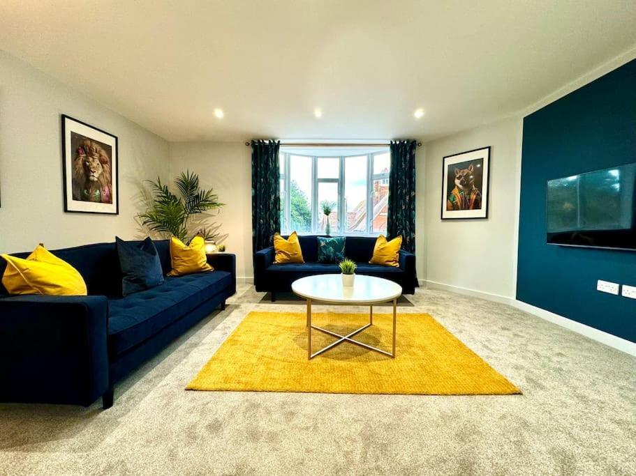 Massive 3 Bedroom - Ground Floor - Near The Beach! 伯恩茅斯 外观 照片
