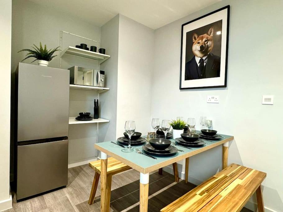 Massive 3 Bedroom - Ground Floor - Near The Beach! 伯恩茅斯 外观 照片