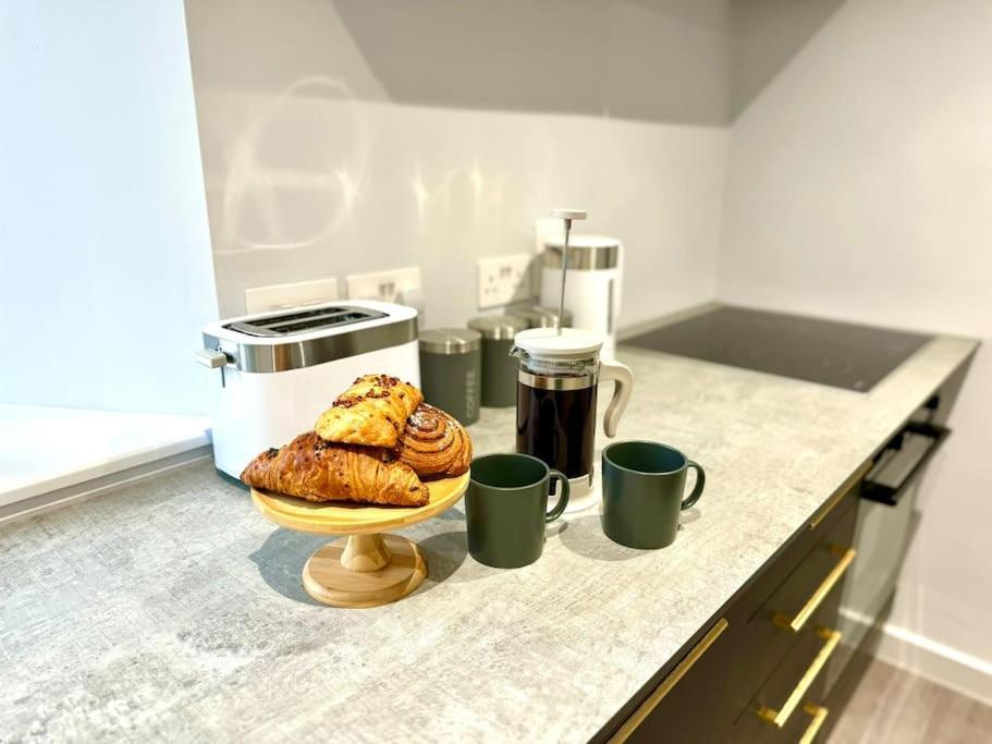 Massive 3 Bedroom - Ground Floor - Near The Beach! 伯恩茅斯 外观 照片