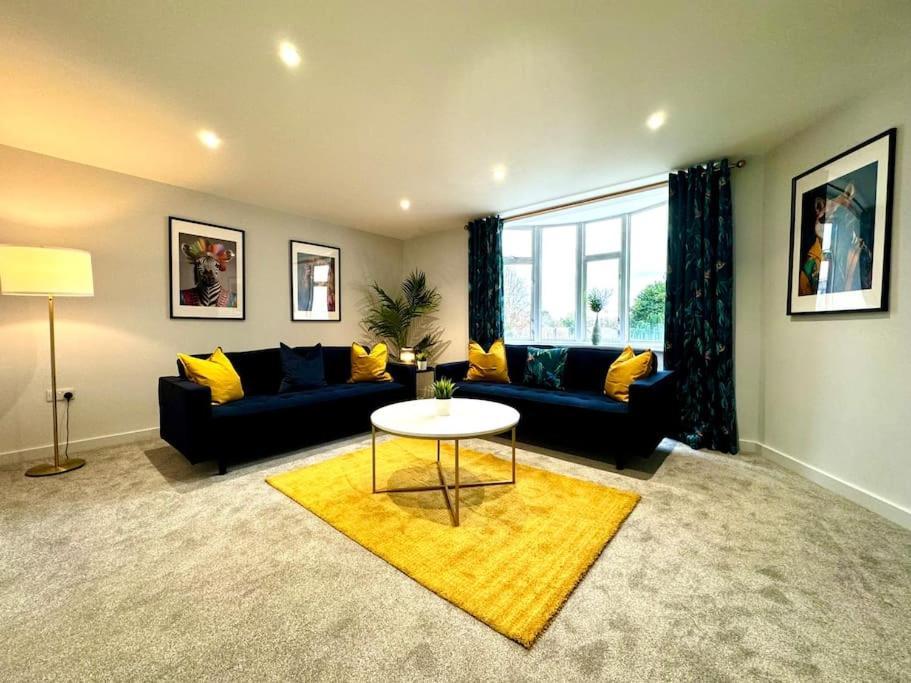 Massive 3 Bedroom - Ground Floor - Near The Beach! 伯恩茅斯 外观 照片